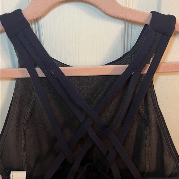 Lululemon Women’s Energy Sports Bra Top - Picture 7 of 8